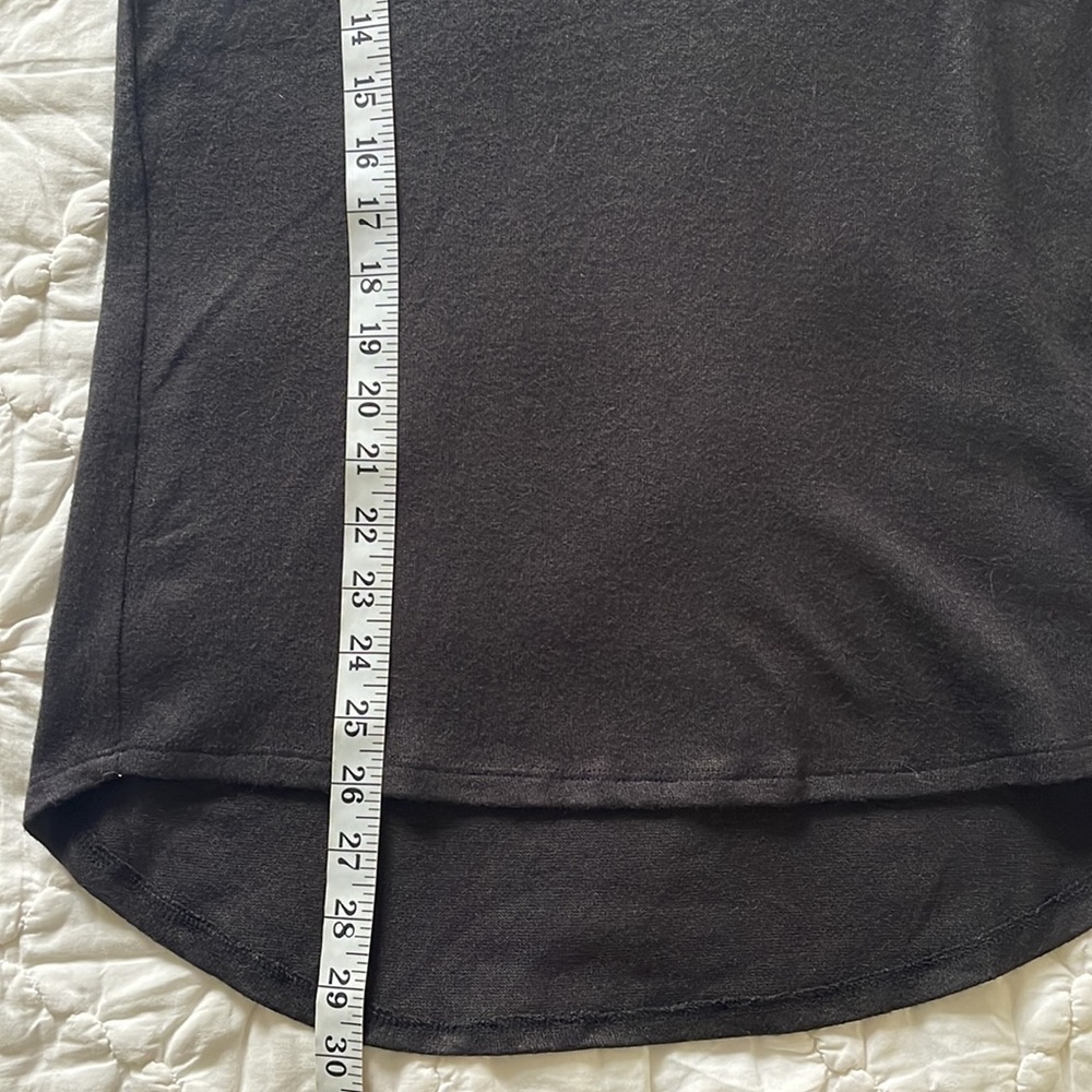 Halston Black Long Sleeve Tunic Lightweight Knit Pullover Size Small - Picture 6 of 10